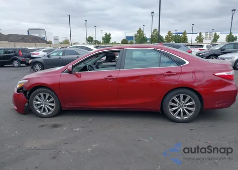 2015 Toyota Camry Xle V6 z USA, uszkodzony, nr VIN 4T1BK1FK7FU558040